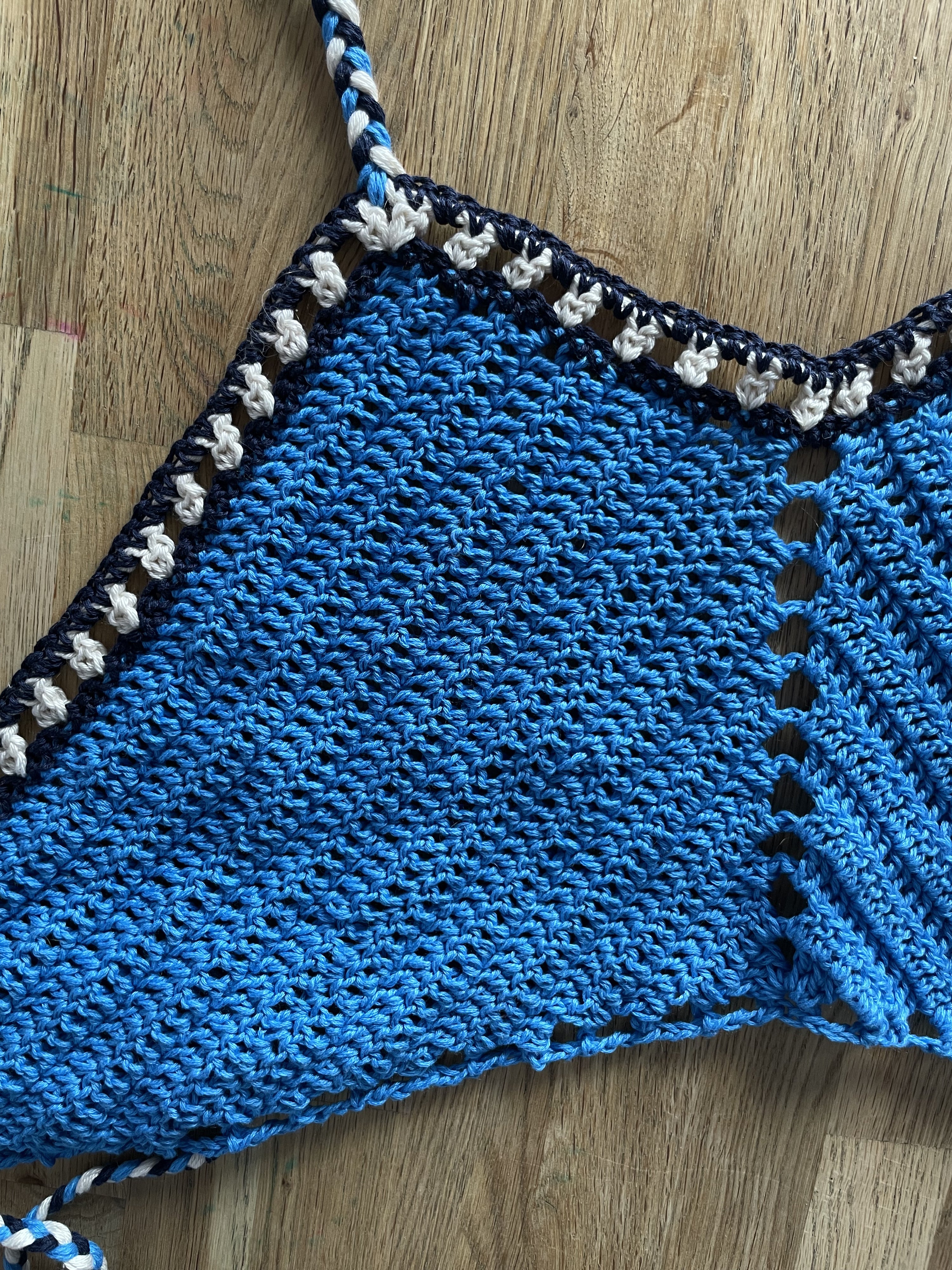 Levante — Top triangolo crochet fatto a mano