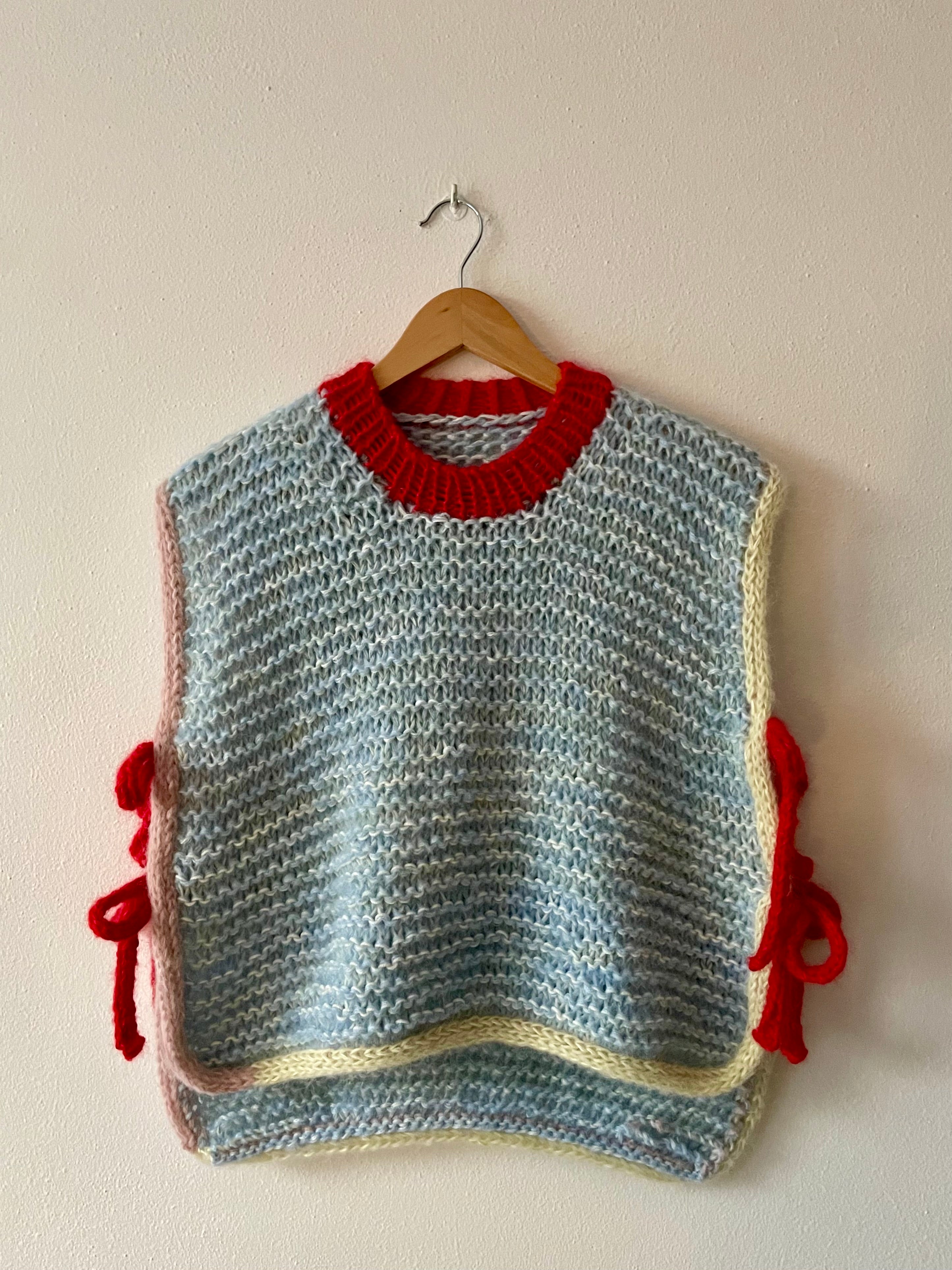 Gilet con laccetti sui Fianchi - Su Ordinazione