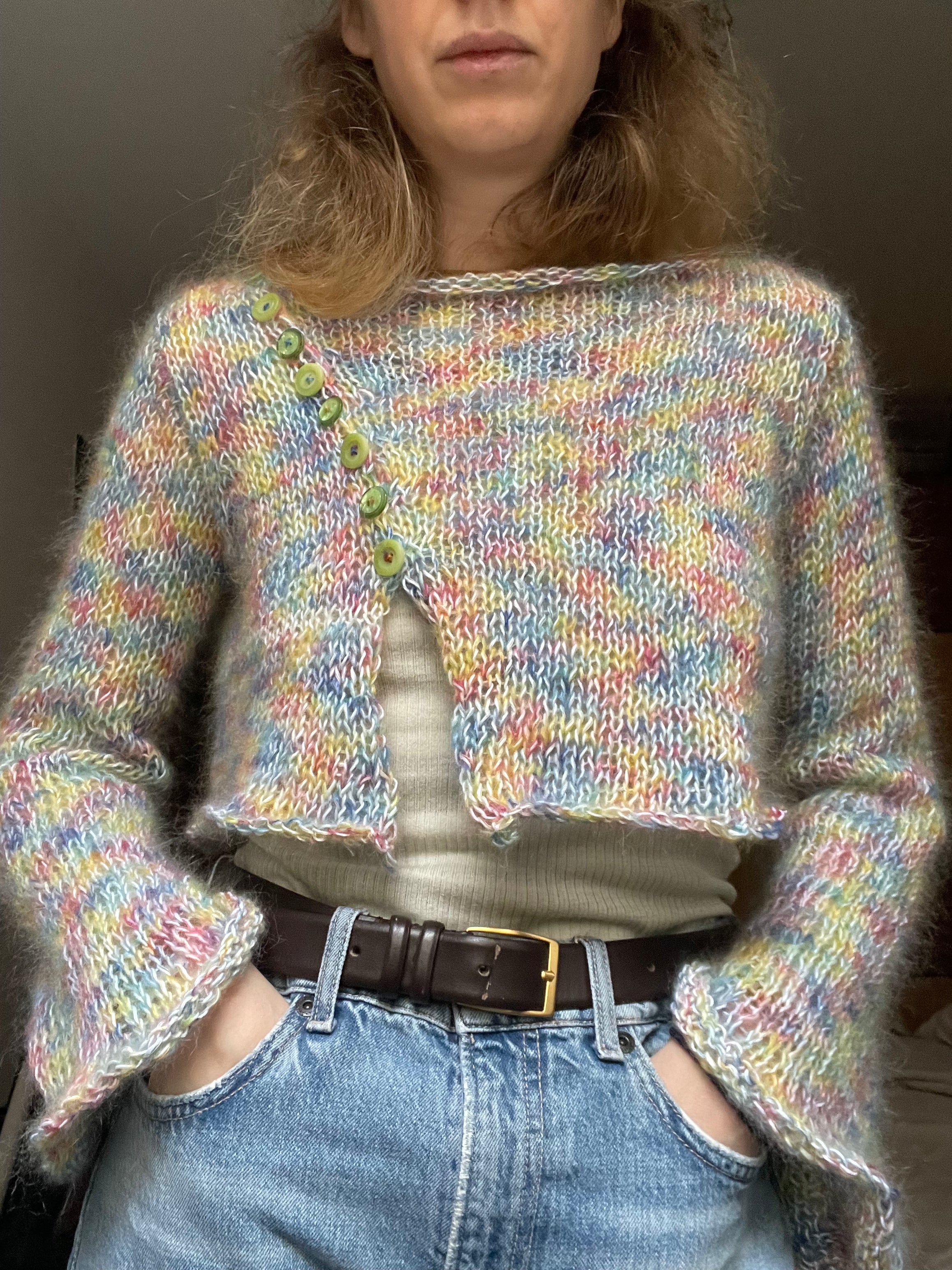 Cropped Cardigan con Bottoncini