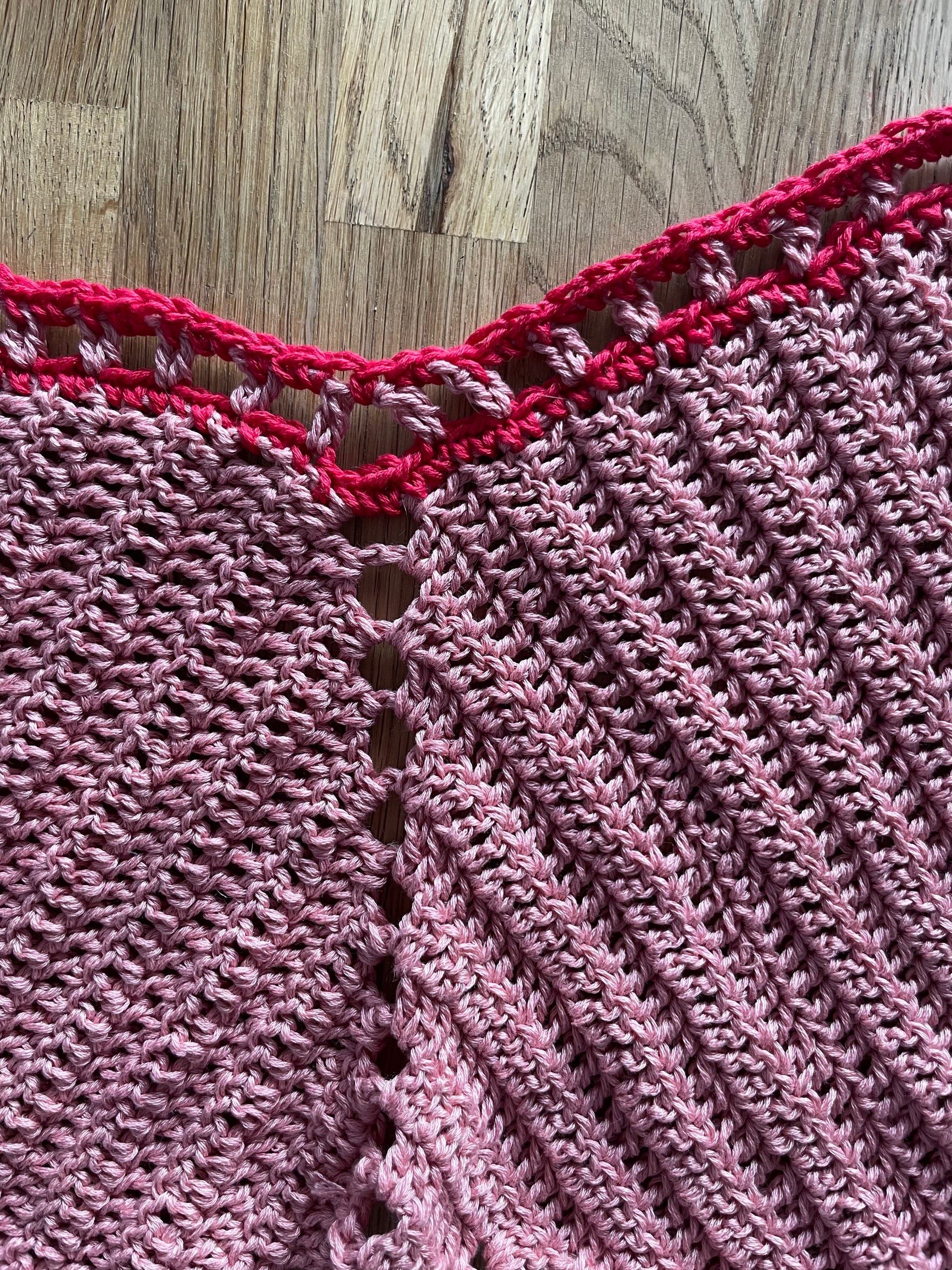 Corallo — Top triangolo crochet fatto a mano
