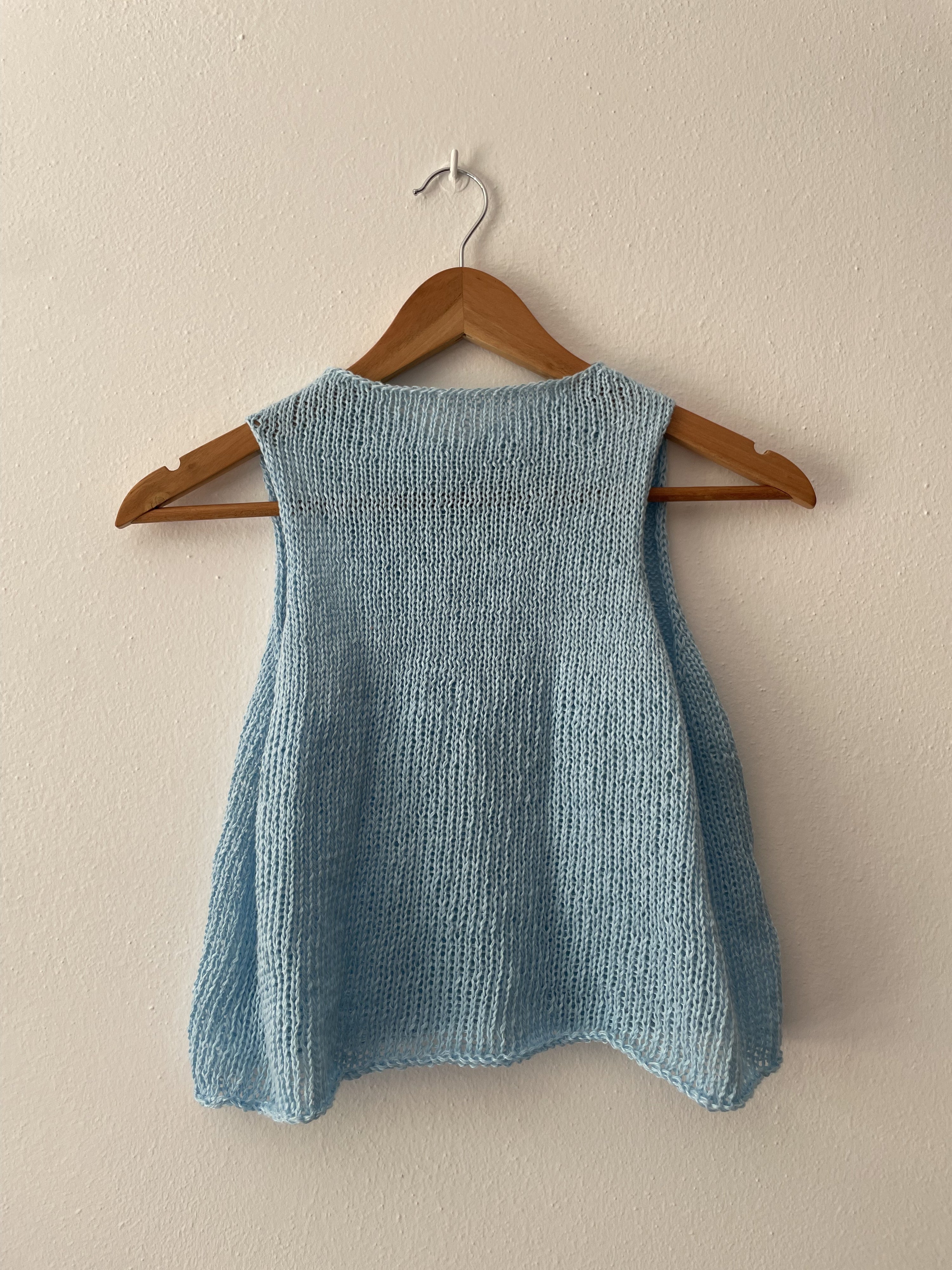 Crop top in lino e seta, azzurro polvere — Studio Gugu