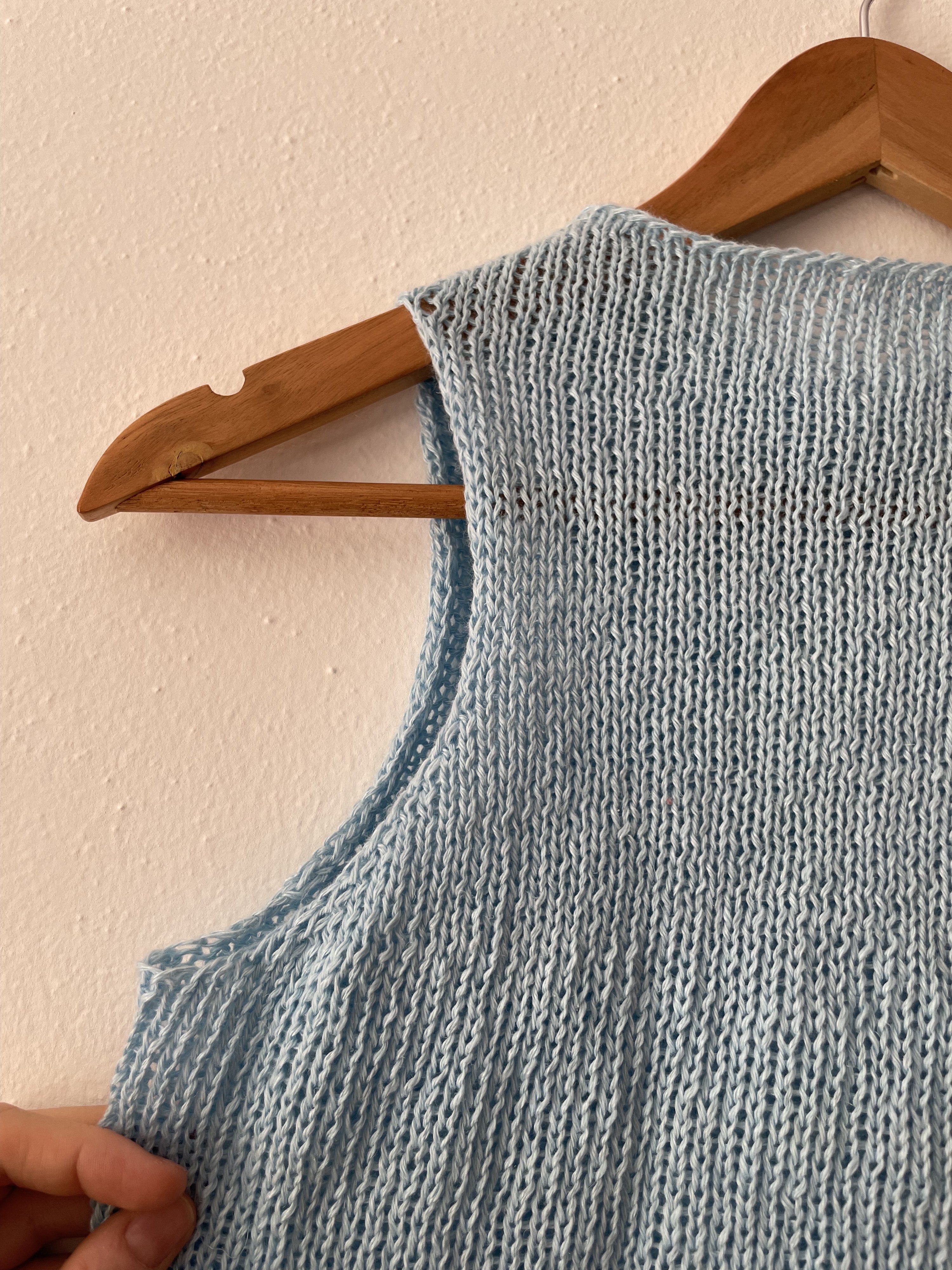 Crop top in lino e seta, azzurro polvere — Studio Gugu